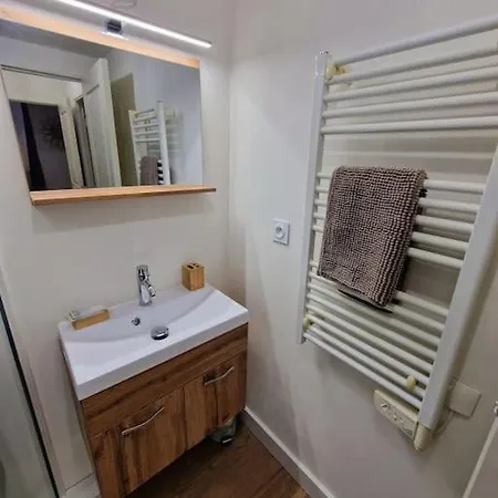 Le Burgonce Apartament *